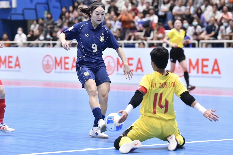 Thất bại đậm trước Thái Lan, futsal nữ Việt Nam lỡ hẹn với chức vô địch Thất bại đậm trước Thái Lan, futsal nữ Việt Nam lỡ hẹn với chức vô địch