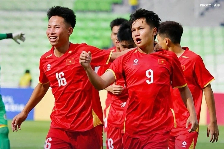 Thua nghiệt ngã U19 Indonesia, U19 Việt Nam vẫn còn cửa đi tiếp Thua nghiệt ngã U19 Indonesia, U19 Việt Nam vẫn còn cửa đi tiếp