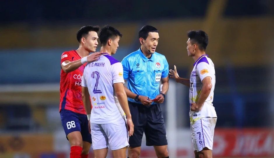 Trọng tài Hàn Quốc cầm còi trận "đại chiến" giữa Ninh Bình vs CLB CAHN Trọng tài Hàn Quốc cầm còi trận "đại chiến" giữa Ninh Bình vs CLB CAHN