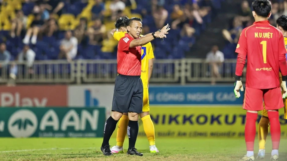 Trọng tài Malaysia cầm còi trận “chung kết ngược” tại vòng 20 V-League 2025/2026 Trọng tài Malaysia cầm còi trận “chung kết ngược” tại vòng 20 V-League 2025/2026