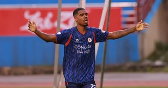Trực tiếp bóng đá Ninh Bình 0-1 CAHN: Đình Bắc suýt ghi tuyệt phẩm