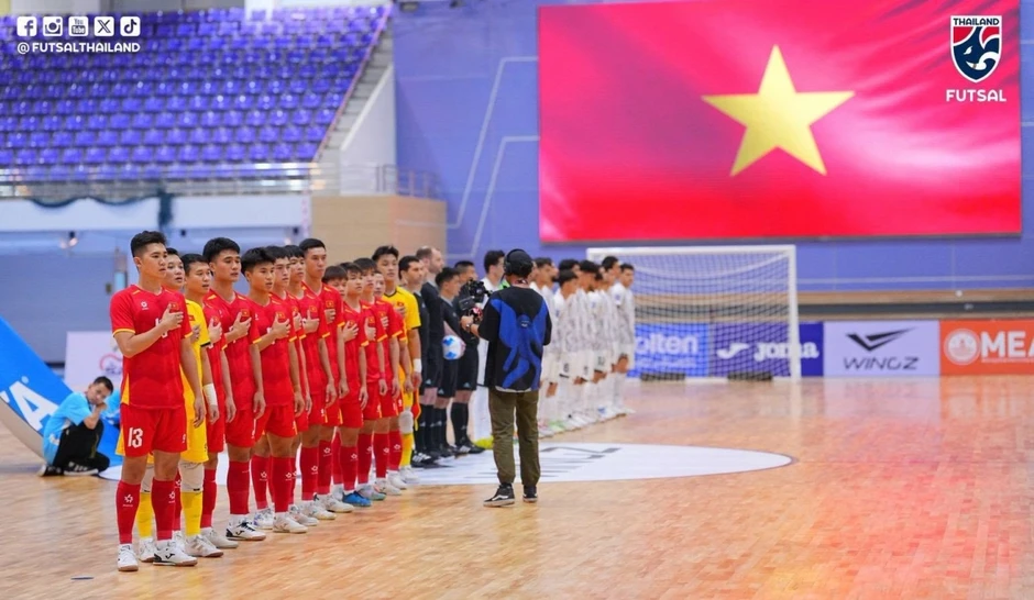 TRỰC TIẾP ĐT Futsal Việt Nam vs ĐT Futsal Thái Lan: Quyết thắng chủ nhà TRỰC TIẾP ĐT Futsal Việt Nam vs ĐT Futsal Thái Lan: Quyết thắng chủ nhà