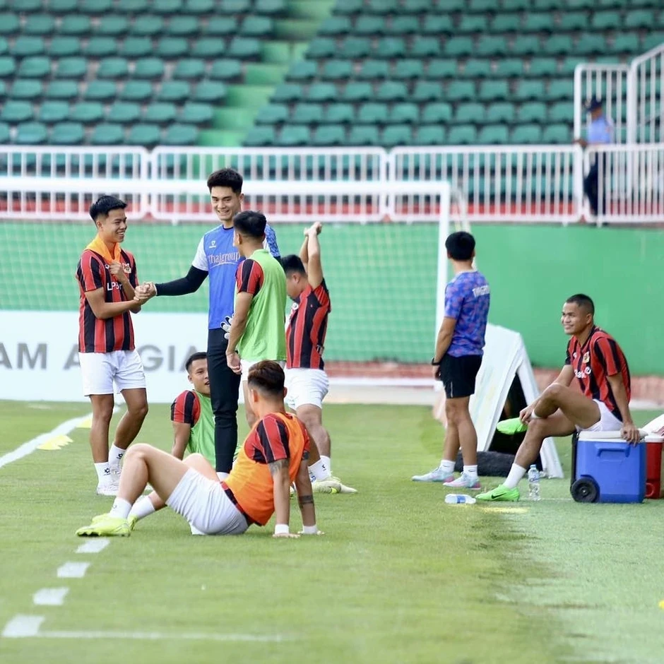 TRỰC TIẾP HAGL 1 - 0 Ninh Bình: Gáo nước lạnh ở Pleiku