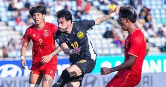 Trực tiếp Myanmar 1-2 Malaysia: Tấn công tìm bàn gỡ (H2)