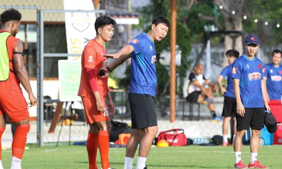 Tuyển thủ Việt Nam gặp sự cố bất ngờ ngay trước AFF Cup 2026 Tuyển thủ Việt Nam gặp sự cố bất ngờ ngay trước AFF Cup 2026