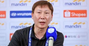 Tuyển Việt Nam 3-1 Campuchia: Thầy Kim khuyên chân thành Đình Bắc