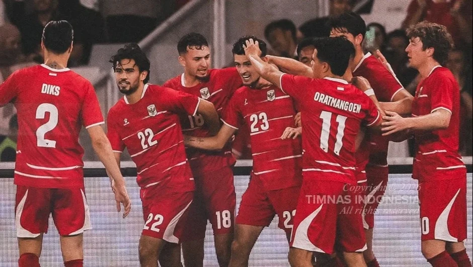 Tuyển Việt Nam áp sát Thái Lan, Indonesia nhảy vọt trên bảng xếp hạng FIFA