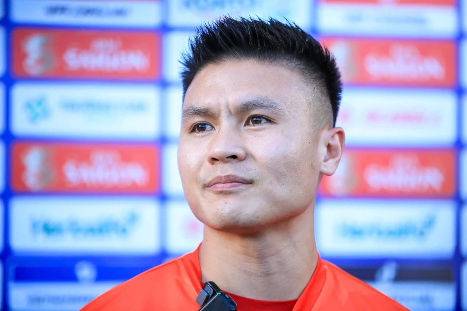 Tuyển Việt Nam chuẩn bị cho AFF Cup, Quang Hải nói về tân binh nhập tịch Tuyển Việt Nam chuẩn bị cho AFF Cup, Quang Hải nói về tân binh nhập tịch