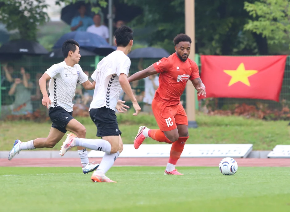 Tuyển Việt Nam đấu Gangwon FC: HLV Kim Sang Sik tung chiêu Tuyển Việt Nam đấu Gangwon FC: HLV Kim Sang Sik tung chiêu