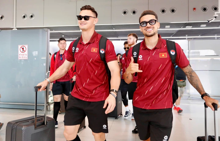 Tuyển Việt Nam đến Bangkok, sẵn sàng đấu Thái Lan ở chung kết ASEAN Cup