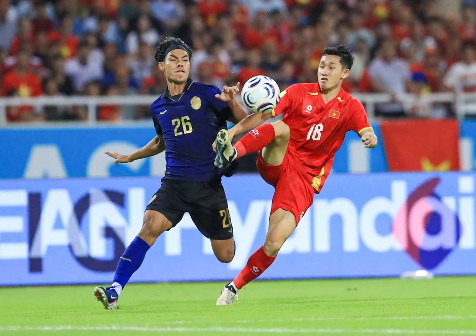 Tuyển Việt Nam: HLV Kim Sang Sik chọn đội hình nào đấu Malaysia? Tuyển Việt Nam: HLV Kim Sang Sik chọn đội hình nào đấu Malaysia?