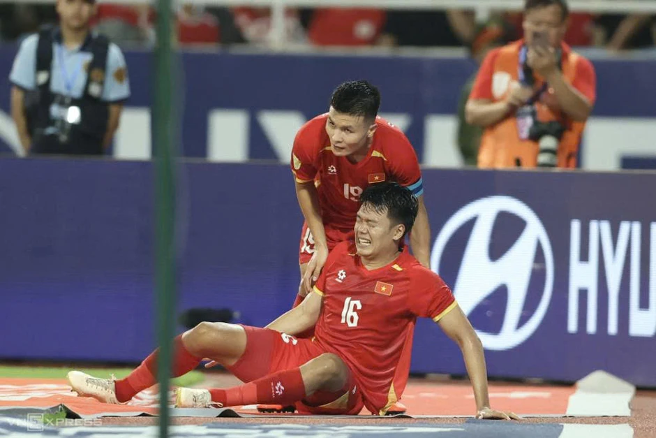 Tuyển Việt Nam: HLV Kim Sang Sik và bài học từ thời ông Park Hang Seo Tuyển Việt Nam: HLV Kim Sang Sik và bài học từ thời ông Park Hang Seo
