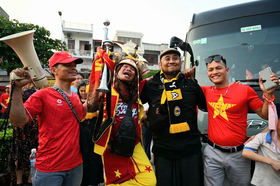 Tuyển Việt Nam vs Malaysia: Hoàng Hên, Xuân Son đá chính Tuyển Việt Nam vs Malaysia: Hoàng Hên, Xuân Son đá chính