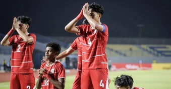 U17 Indonesia thắng đậm 4-0, thách thức U17 Việt Nam