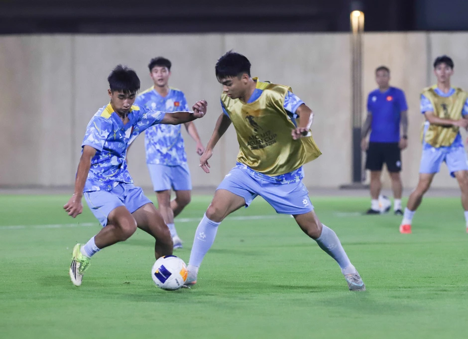 U17 Việt Nam quyết đấu UAE, HLV Cristiano Roland làm điều đặc biệt