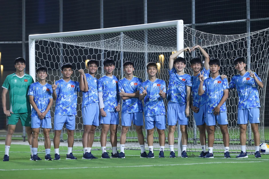 U17 Việt Nam quyết đấu UAE, HLV Cristiano Roland làm điều đặc biệt