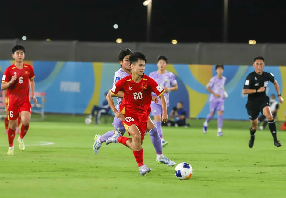 U17 Việt Nam tung chiêu quyết định thắng UAE đi World Cup U17 Việt Nam tung chiêu quyết định thắng UAE đi World Cup