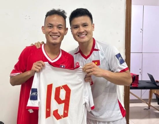 Việt Nam có nên học Nhật để mở rộng cửa cho cầu thủ Lào Việt Nam có nên học Nhật để mở rộng cửa cho cầu thủ Lào