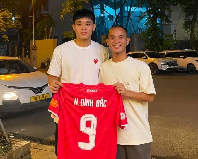 Việt Nam có nên học Nhật để mở rộng cửa cho cầu thủ Lào Việt Nam có nên học Nhật để mở rộng cửa cho cầu thủ Lào