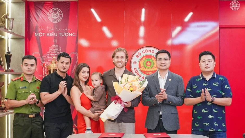 Vô địch V-League sớm, CAHN củng cố lực lượng hướng tới cúp châu Á Vô địch V-League sớm, CAHN củng cố lực lượng hướng tới cúp châu Á