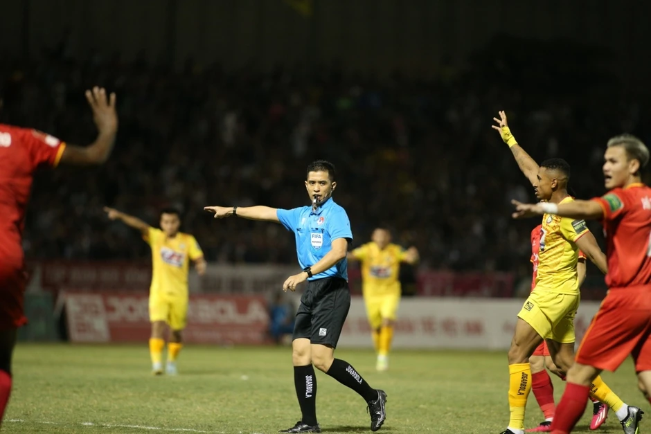 VPF có quyết định bất ngờ về công tác trọng tài ở vòng 26 V-League 2025/2026 VPF có quyết định bất ngờ về công tác trọng tài ở vòng 26 V-League 2025/2026
