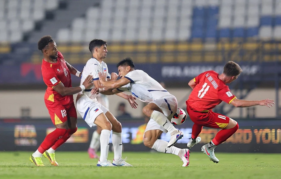 Xuân Son bật khóc rời sân, nguy cơ nghỉ hết giải FIFA ASEAN Cup Xuân Son bật khóc rời sân, nguy cơ nghỉ hết giải FIFA ASEAN Cup