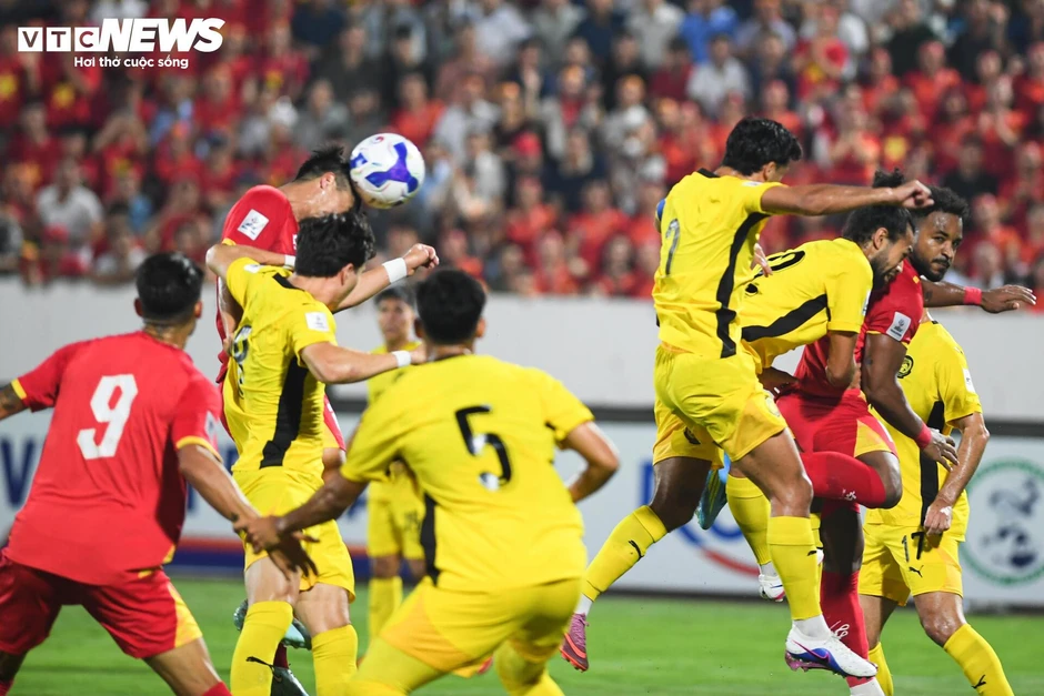 Xuân Son bùng nổ bên Hoàng Hên, HLV Malaysia cũng phải công nhận quá hay
