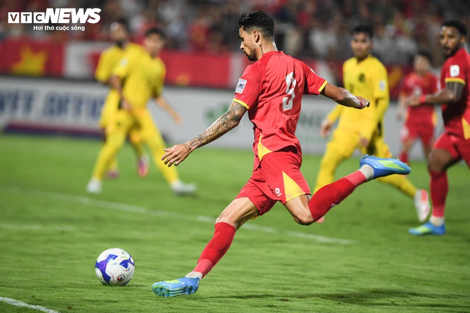 Xuân Son bùng nổ bên Hoàng Hên, HLV Malaysia cũng phải công nhận quá hay