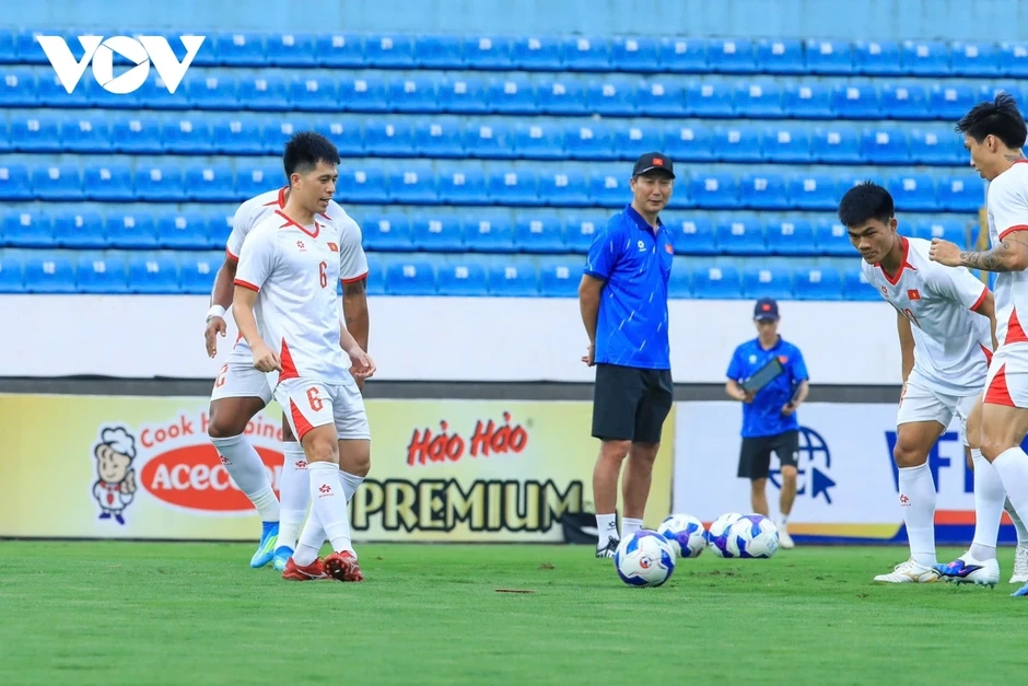 Xuân Son, Hoàng Hên cùng ĐT Việt Nam hoàn tất buổi tập cuối trước khi đấu Malaysia