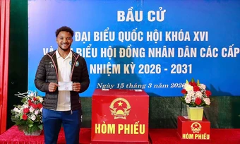 Xuân Son, Hoàng Hên đi bầu cử - Báo TinVina