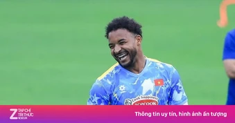 Xuân Son không còn tập riêng, Đình Trọng xúc động ngày trở lại