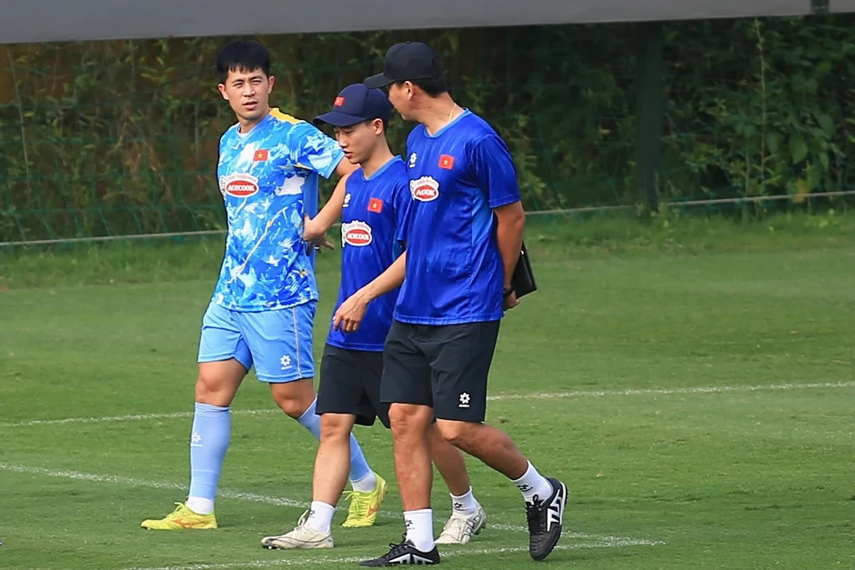 Xuân Son không còn tập riêng, Đình Trọng xúc động ngày trở lại Xuân Son không còn tập riêng, Đình Trọng xúc động ngày trở lại