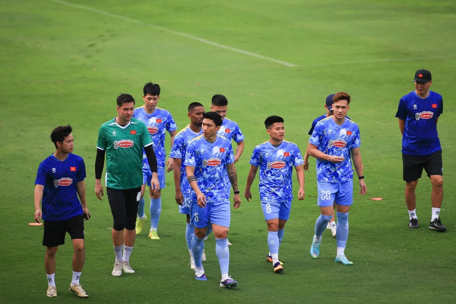 Xuân Son không còn tập riêng, Đình Trọng xúc động ngày trở lại Xuân Son không còn tập riêng, Đình Trọng xúc động ngày trở lại