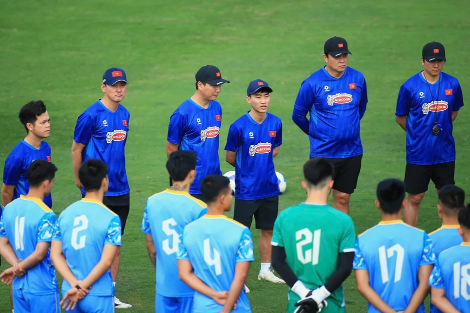Xuân Son không còn tập riêng, Đình Trọng xúc động ngày trở lại Xuân Son không còn tập riêng, Đình Trọng xúc động ngày trở lại