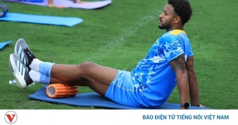 Xuân Son tập riêng, ĐT Việt Nam chưa đủ quân số trước trận gặp Malaysia