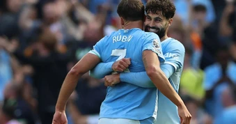 7 phút thăng hoa, Man City ngược dòng đánh bại Bournemouth