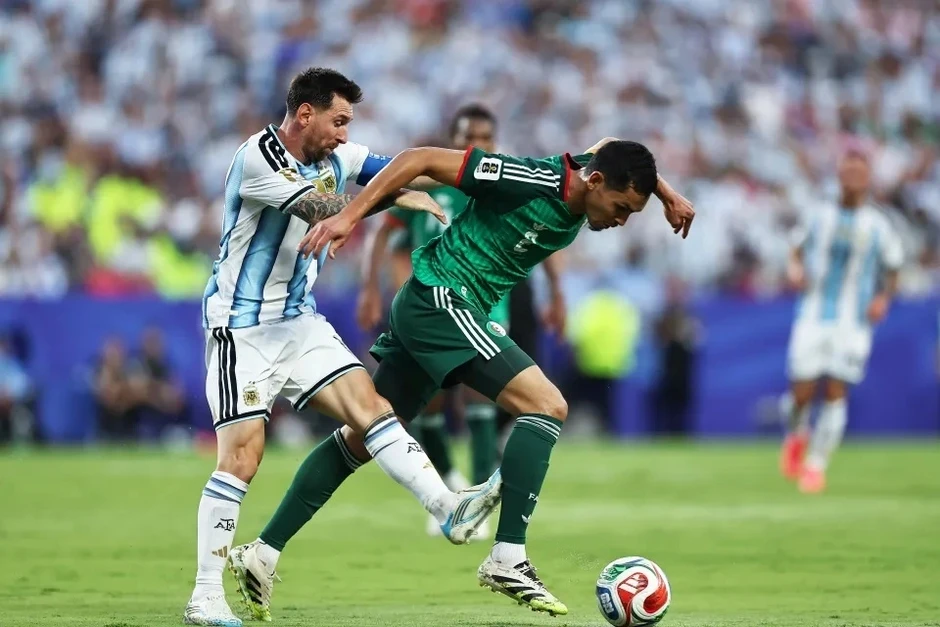 Algeria kiện lên FIFA, quyết làm rõ việc Messi thoát thẻ đỏ Algeria kiện lên FIFA, quyết làm rõ việc Messi thoát thẻ đỏ