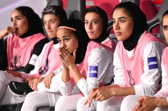 Áp lực của cầu thủ nữ Iran khi quay về từ Asian Cup