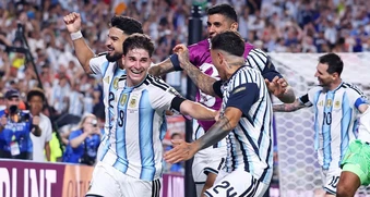 Argentina thắng nghẹt thở Thụy Sĩ, chạm trán ĐT Anh ở bán kết
