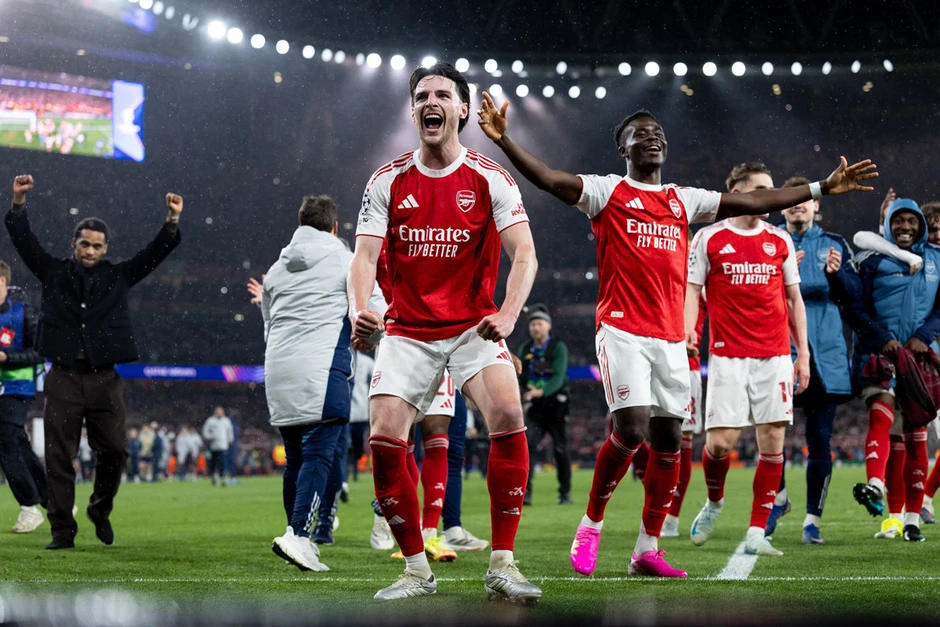 Arsenal ăn mừng phấn khích chưa từng có khi vào chung kết C1 Arsenal ăn mừng phấn khích chưa từng có khi vào chung kết C1