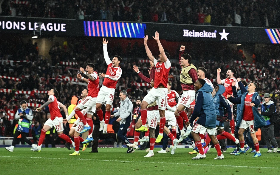 Arsenal ăn mừng phấn khích chưa từng có khi vào chung kết C1 Arsenal ăn mừng phấn khích chưa từng có khi vào chung kết C1