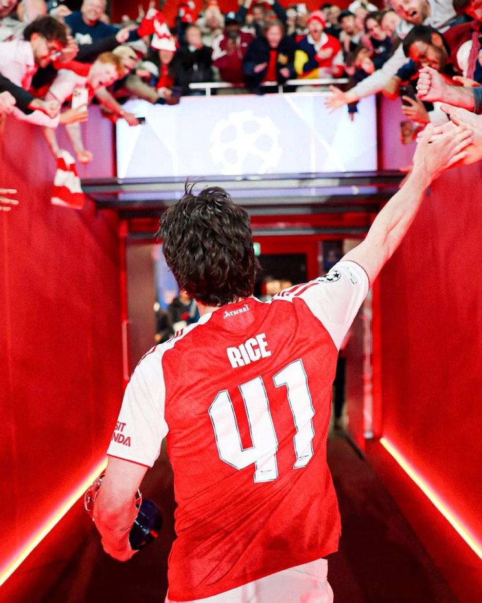 Arsenal ăn mừng phấn khích chưa từng có khi vào chung kết C1 Arsenal ăn mừng phấn khích chưa từng có khi vào chung kết C1