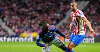 Arsenal bức xúc khi bị “cướp trắng” quả phạt đền
