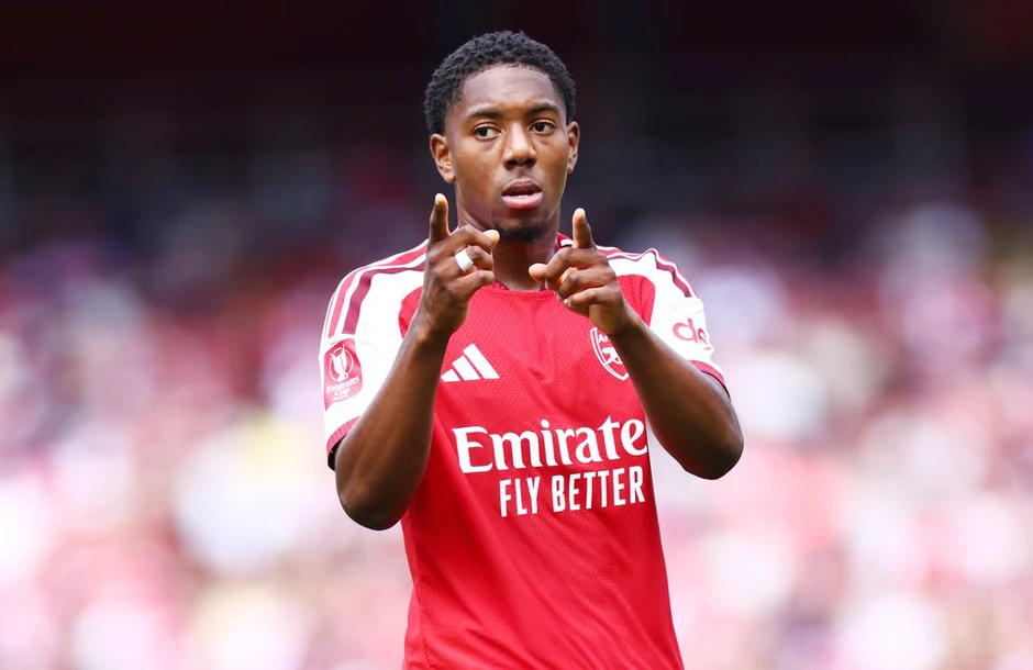 Arsenal chào bán 'hàng nóng' cho MU và Chelsea Arsenal chào bán 'hàng nóng' cho MU và Chelsea