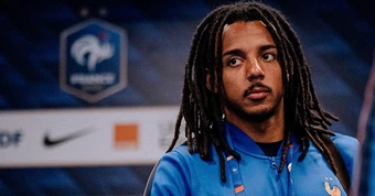 Arsenal chiêu mộ Jules Kounde tăng cường hàng thủ
