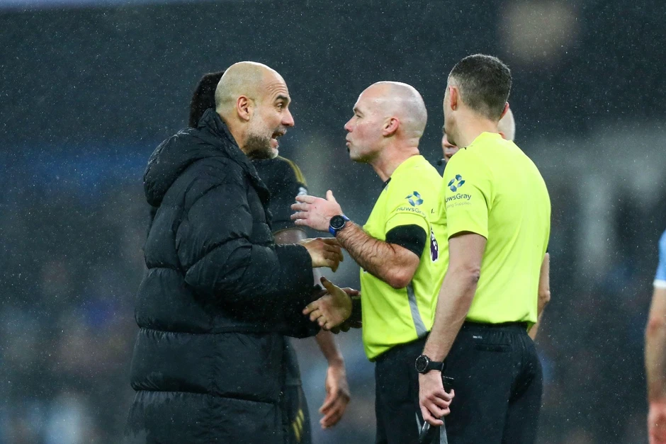 Arsenal được ưu ái, Pep Guardiola kịch liệt chỉ trich trọng tài Arsenal được ưu ái, Pep Guardiola kịch liệt chỉ trich trọng tài