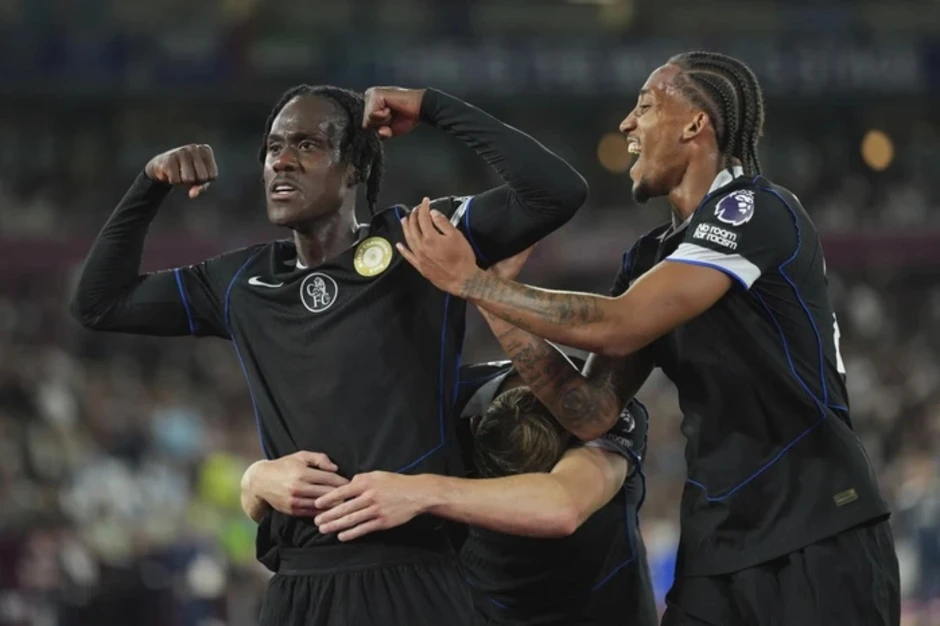 Arsenal “lép vế” trong đội hình kết hợp với Chelsea