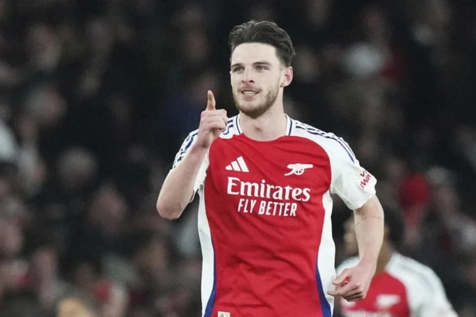 Arsenal “lép vế” trong đội hình kết hợp với Chelsea