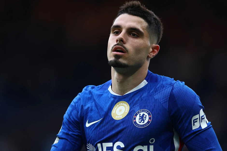 Arsenal thắng Chelsea 2-1: Vũ khí bóng chết và siêu nhân Raya Arsenal thắng Chelsea 2-1: Vũ khí bóng chết và siêu nhân Raya