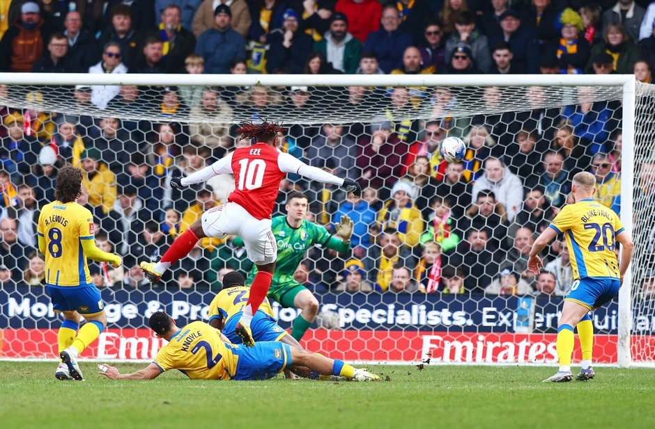 Arsenal thắng hú vía ở FA Cup Arsenal thắng hú vía ở FA Cup